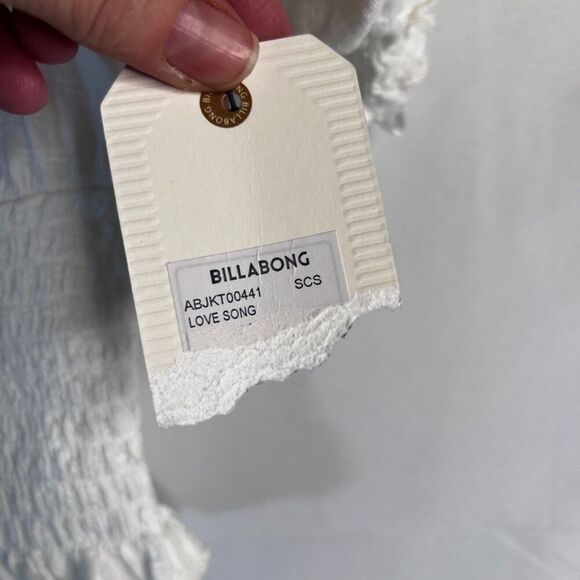 Billabong NWT White Smocked Waist Short Sleeve Vneck Crop Top Size Medium - Picture 6 of 10